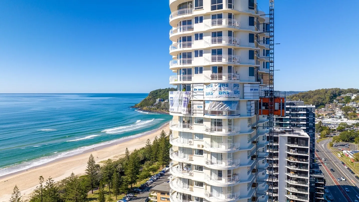 Beachfront high-rise tower